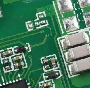 深圳風(fēng)華貼片電容代理商：怎么判斷貼片電容漏電？